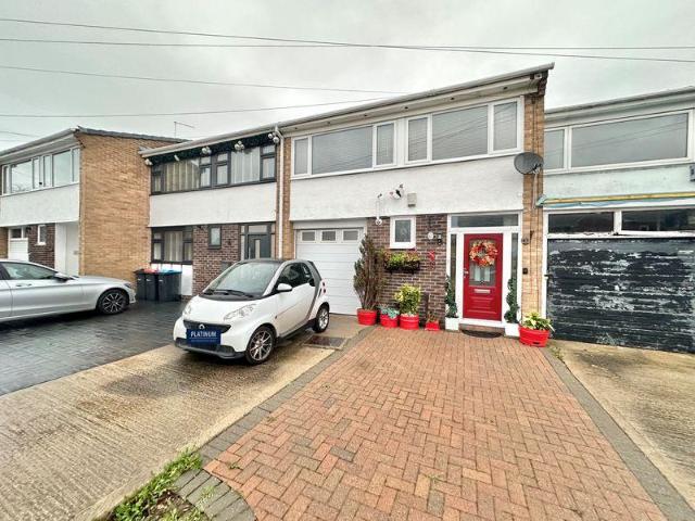 House for sale in Rossmore, Cheshire