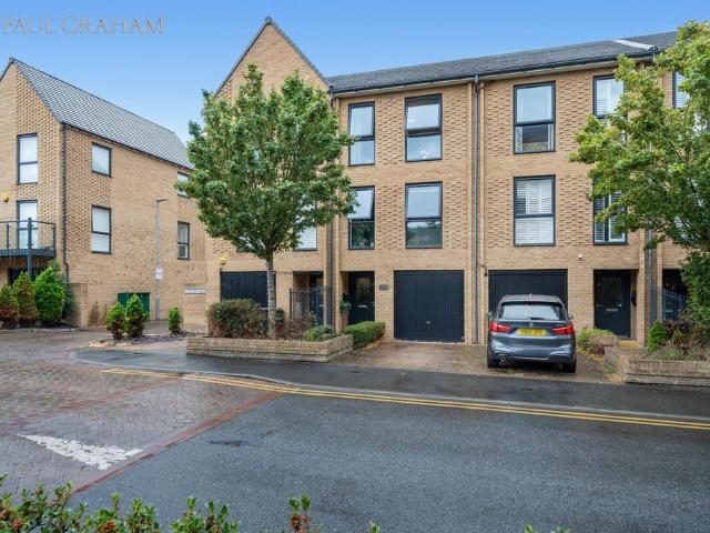 House for sale in Hackbridge, Greater London
