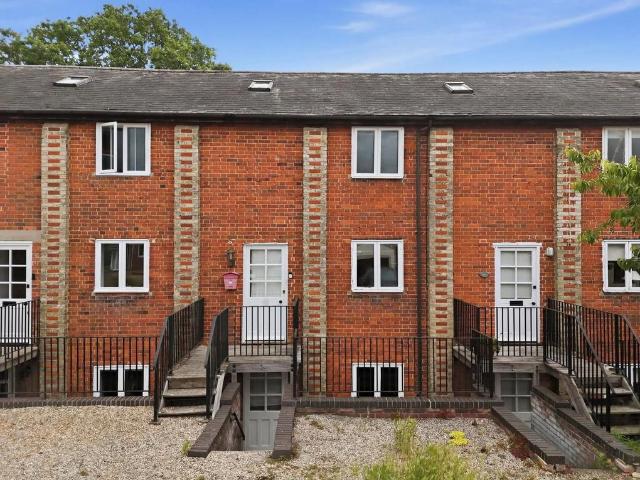 House for sale in Chipping Hill, Essex