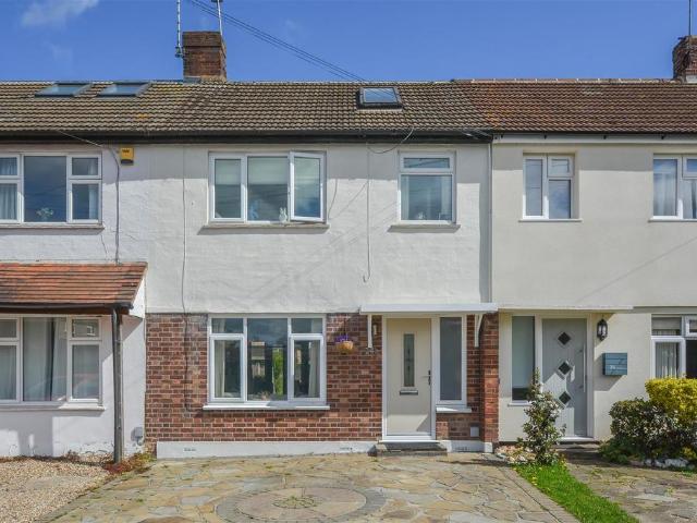 House for sale in Pilgrims' Hatch, Navestock Side