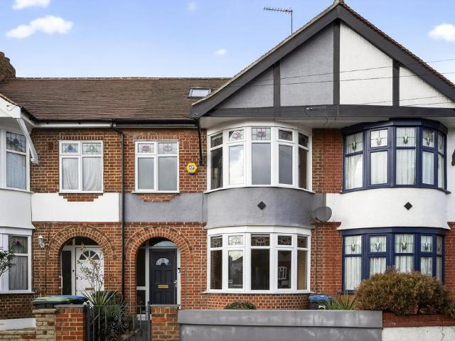 House for sale in Upper Edmonton, Greater London