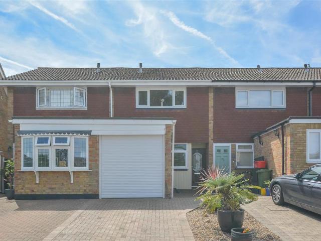 House for sale in Pilgrims' Hatch, Navestock Side