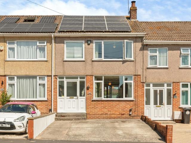 House for sale in Kingswood