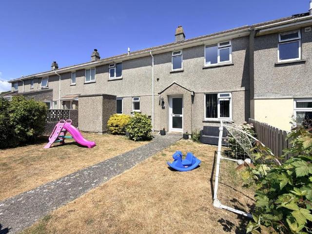House for sale in Mullion, Cornwall
