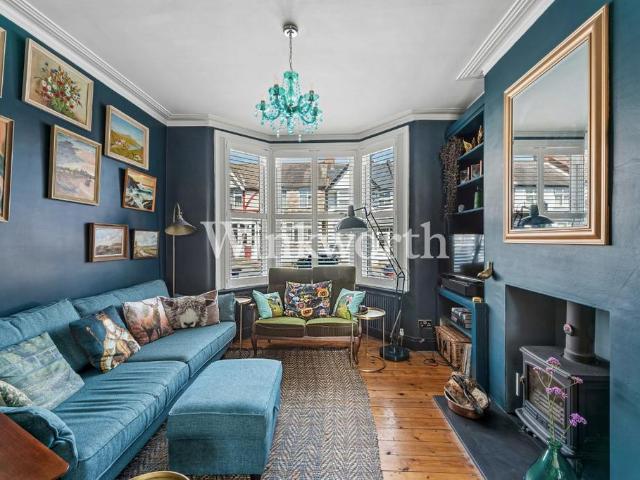 House for sale in Scotch Estate, Greater London