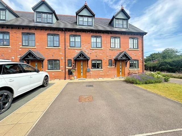 House for sale in Holmes Chapel