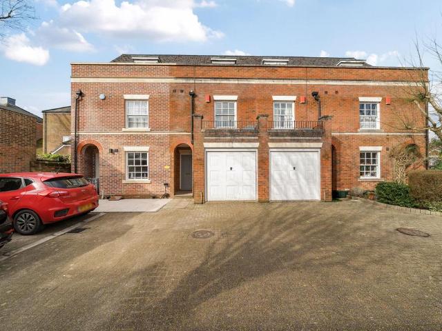 House for sale in Hampshire