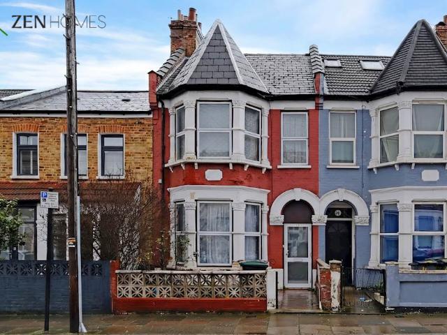 House for sale in Woodlands Park, Greater London