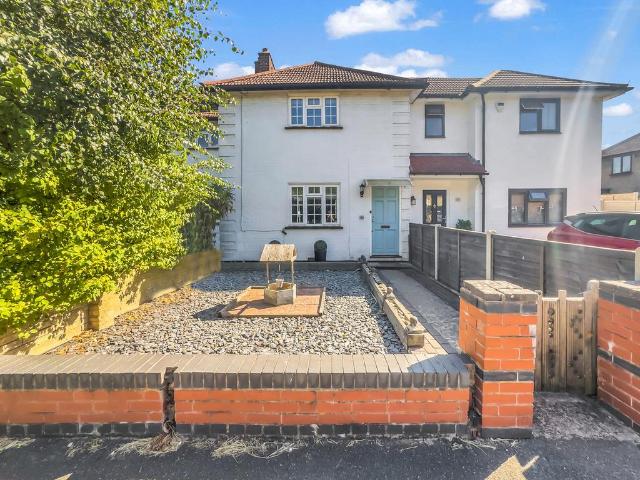 House for sale in Royal Borough of Kingston upon Thames, Greater London