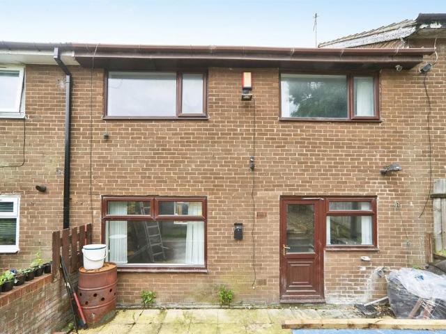 House for sale in Farnley, West Yorkshire