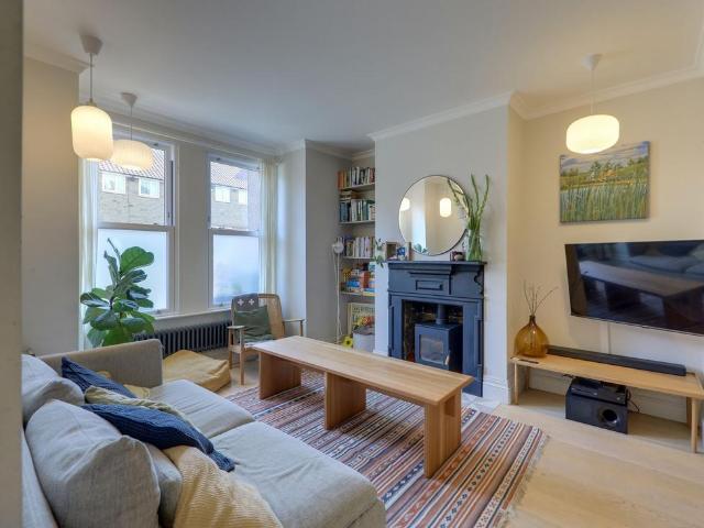 House for sale in Bell Green, Greater London