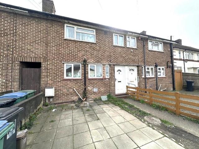 House for sale in Kingswood, Watford