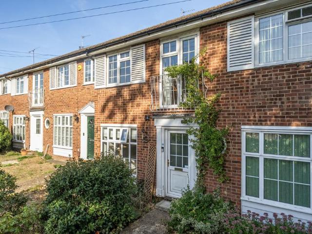 House for sale in Mount Hermon, Woking