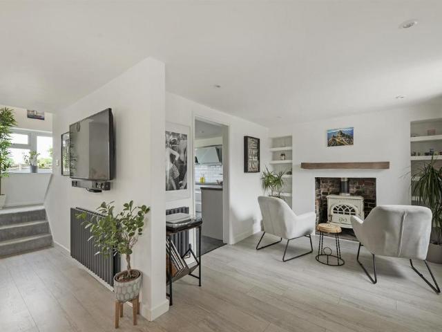 House for sale in Capel, Sandown Park