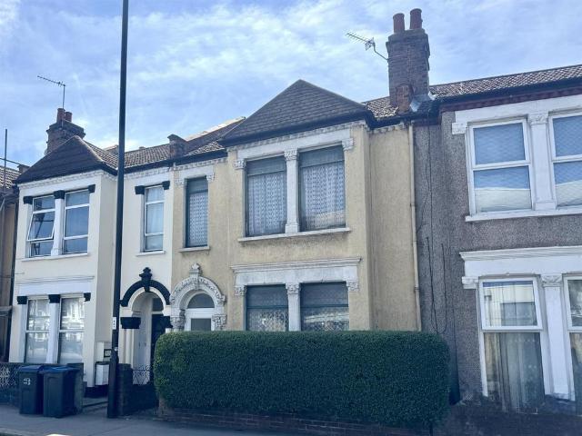 House for sale in London Borough of Croydon, Greater London
