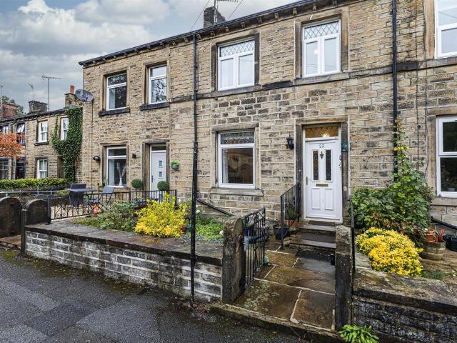 House for sale in Armitage Bridge, West Yorkshire