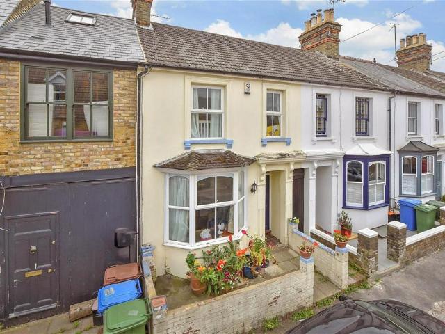 House for sale in Oad Street, Kent