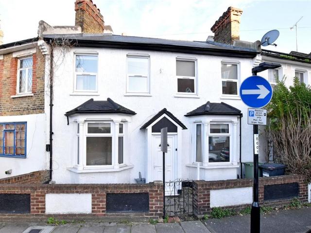 House for sale in London Borough of Lewisham, Cat Hill