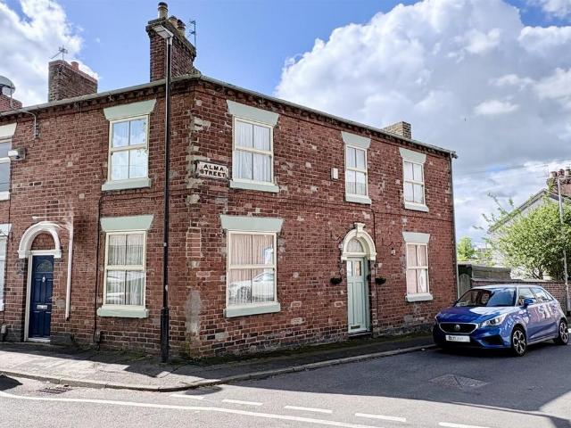 House for sale in Stone, Baswich