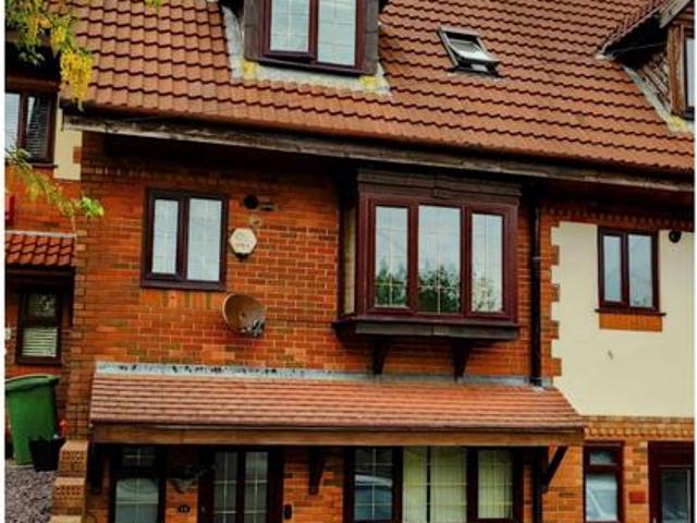 House for sale in Tonyrefail, Coedely