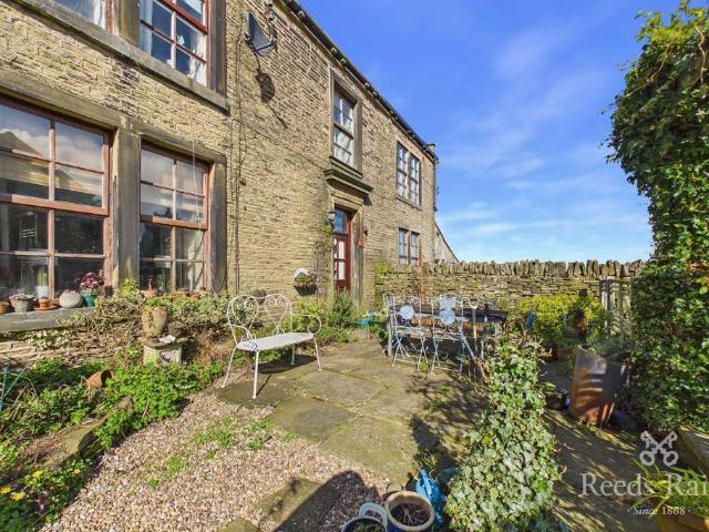 House for sale in Bank Top, Siddal