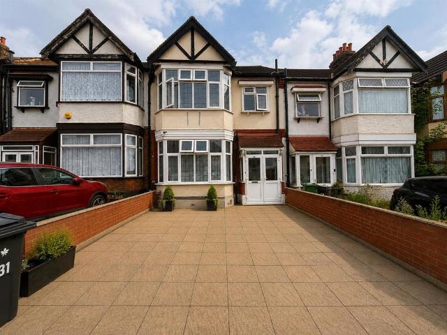 House for sale in Gants Hill, Greater London