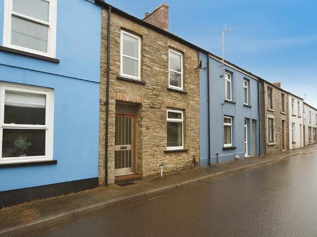 House for sale in Llantrisant, Wales