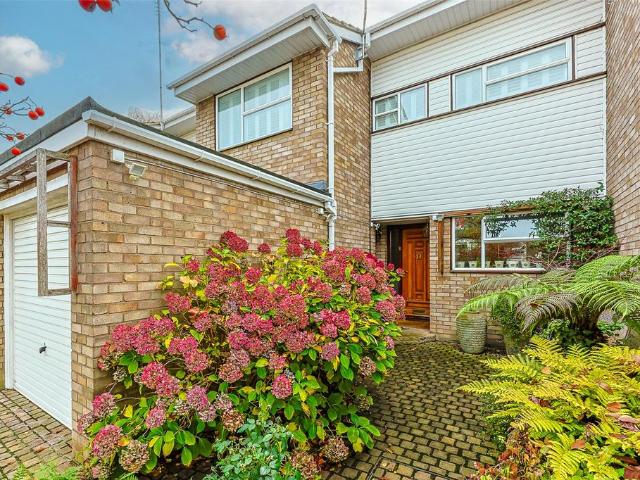 House for sale in London Borough of Ealing, Perivale