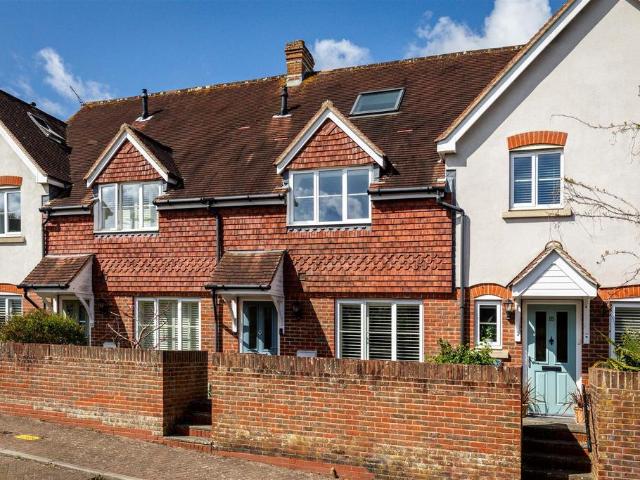 House for sale in Perryfields, West Sussex