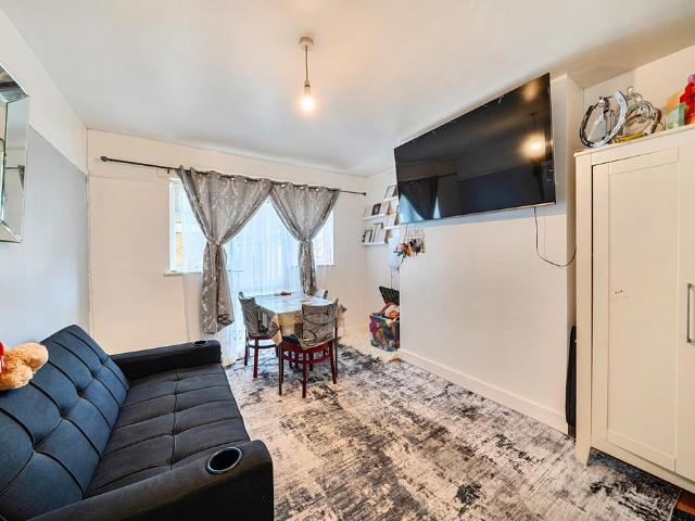 House for sale in Kingsbury, Greater London