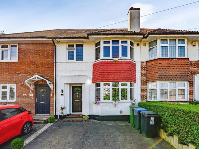 House for sale in Highfield, Pouchen End