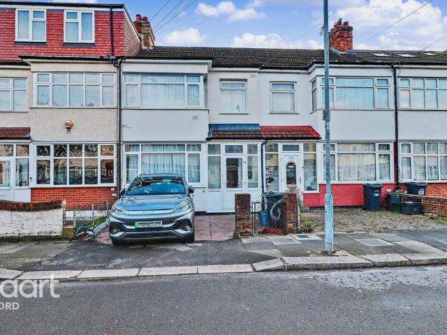 House for sale in Loxford, Seven Kings