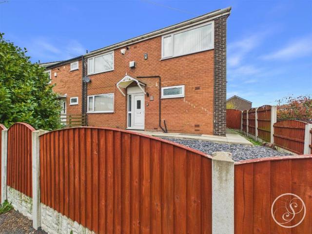 House for sale in Whinmoor, West Yorkshire
