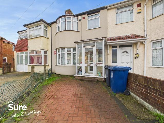House for sale in London Borough of Ealing, Greenford
