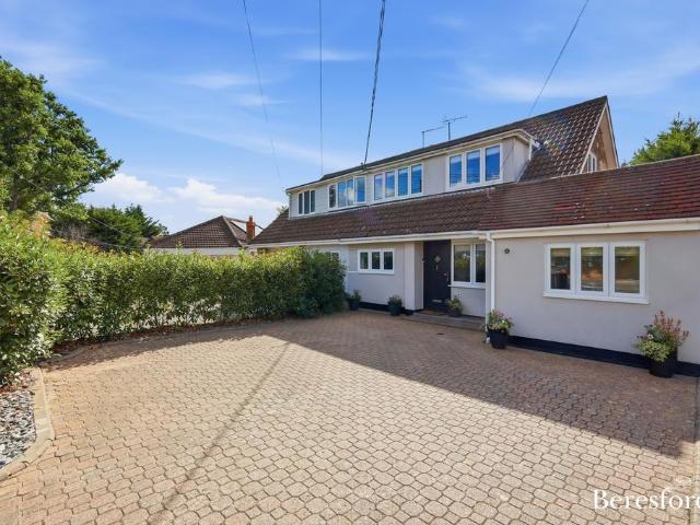 House for sale in Queens Park, Billericay