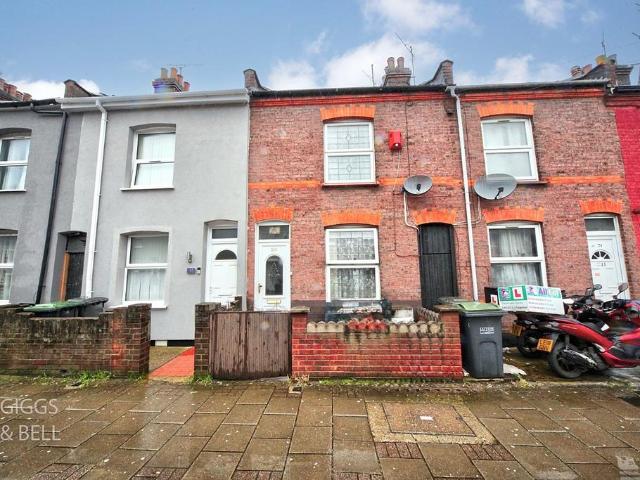 House for sale in Bury Park, Luton