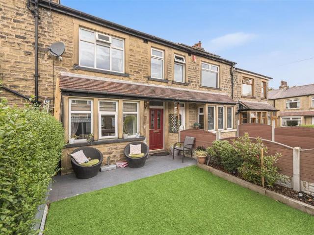 House for sale in Elland, West Yorkshire