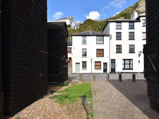 House for sale in Old Town, Guestling Green
