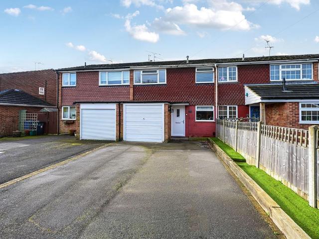 House for sale in Frogmore, Hart