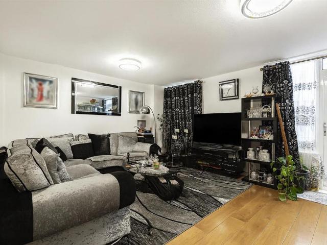 House for sale in Clapham Junction, Greater London