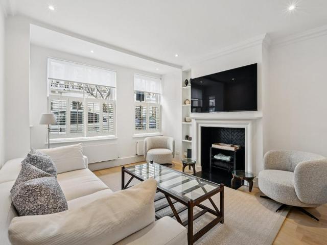 House for sale in Brompton, Greater London