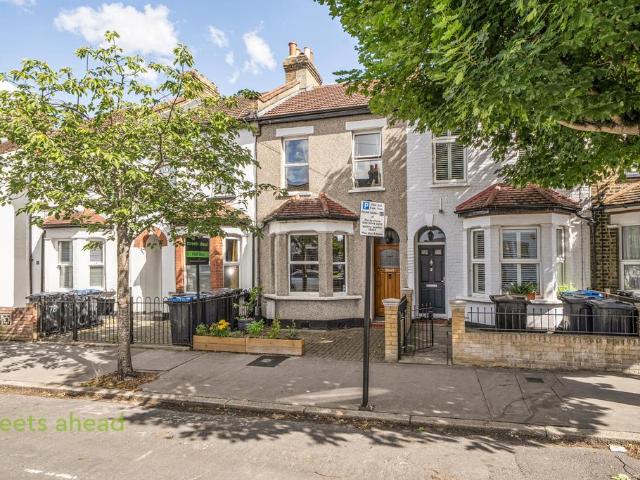 House for sale in London Borough of Croydon, Selhurst