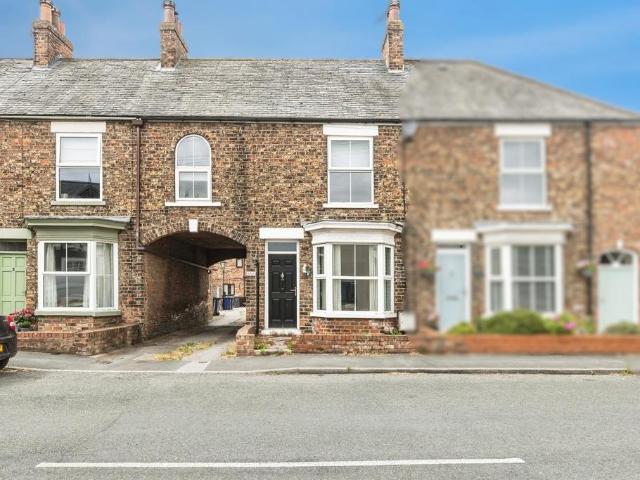 House for sale in Hemingbrough, North Yorkshire