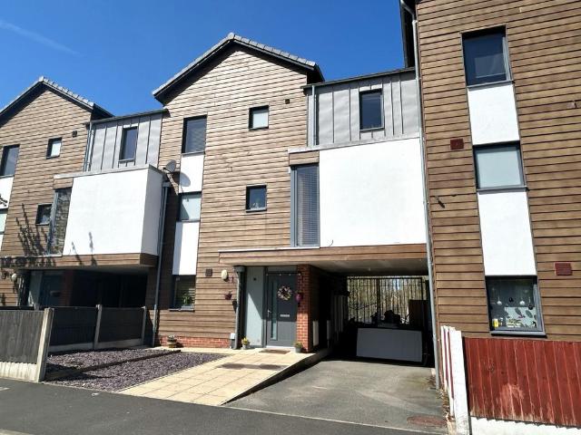 House for sale in Knutsford