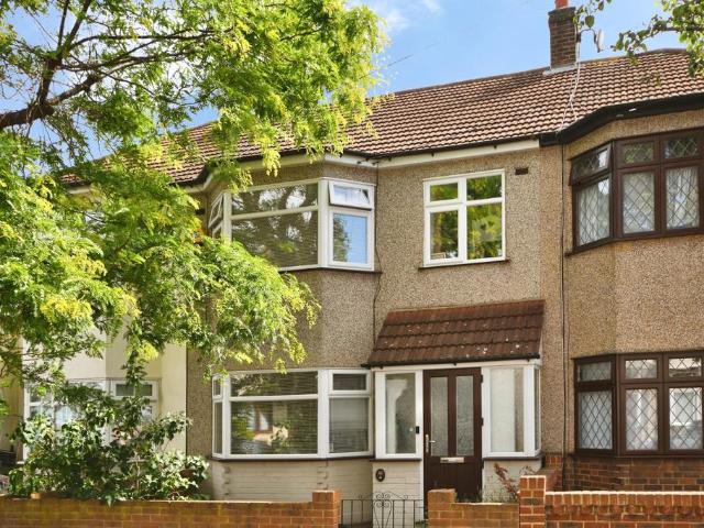 House for sale in Rush Green, Greater London