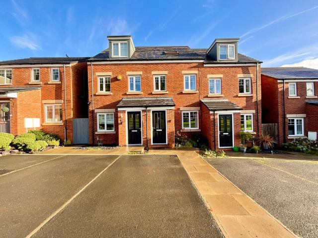House for sale in Stone, Baswich