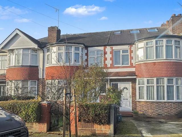 House for sale in London Borough of Ealing, Perivale