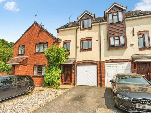 House for sale in Warndon, Worcestershire