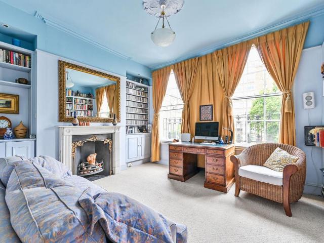 House for sale in Chalk Farm, Greater London