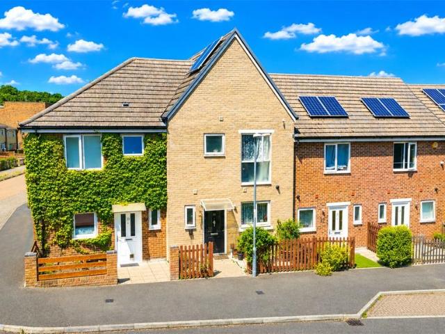 House for sale in Dee Park, Reading